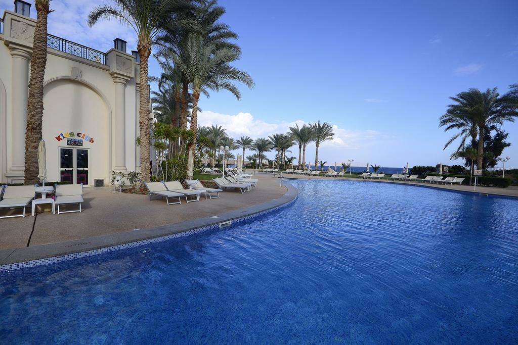 Stella Di Mare Beach Hotel & Spa Sharm el-Sheikh Exterior foto The pool at the Hilton Sharm El Sheikh